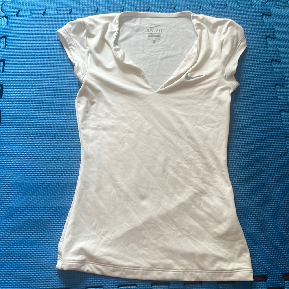 White Nike Women’s T-Shirt Dri Fit Tennis Golf Sport